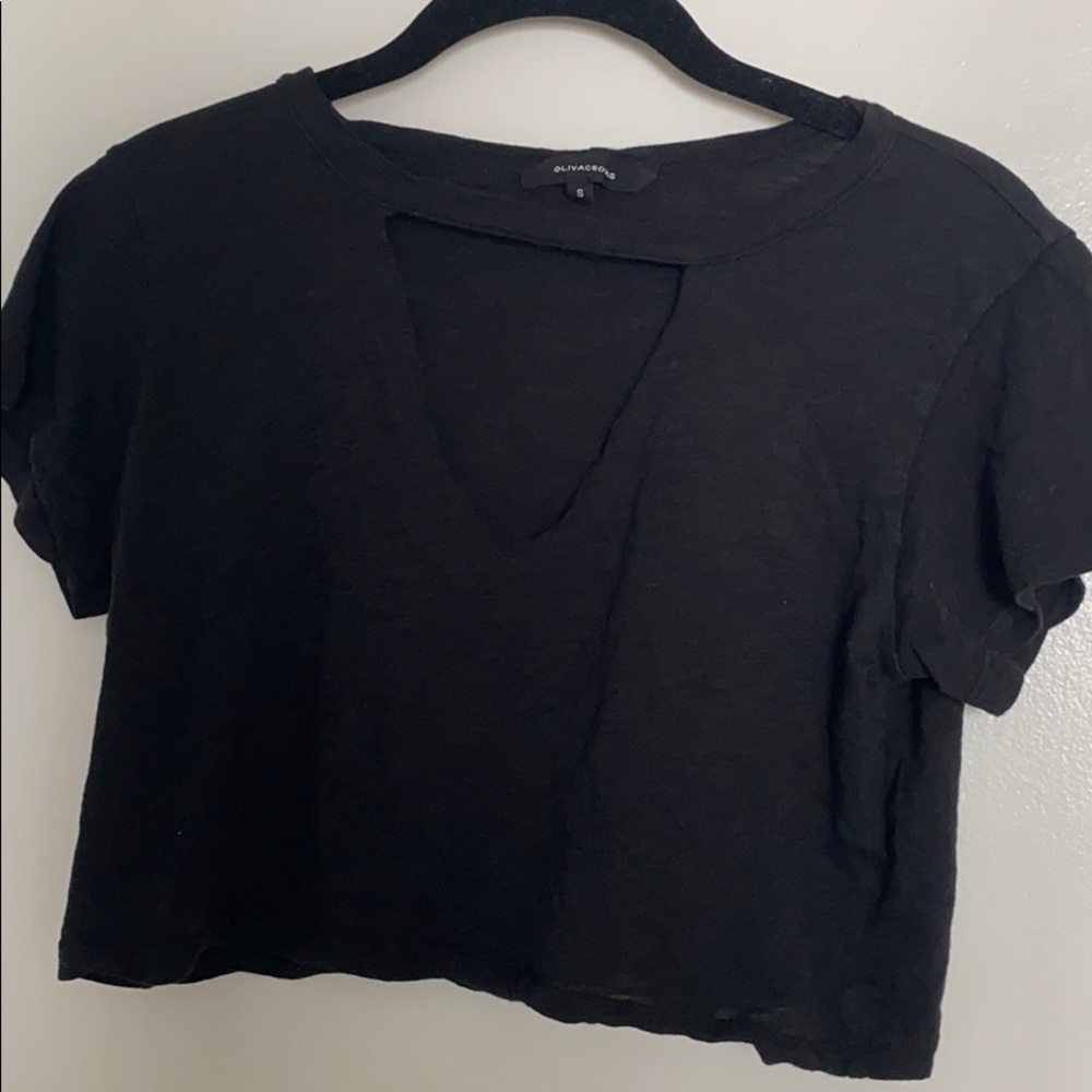 OLIVACEOUS- Crop black tee